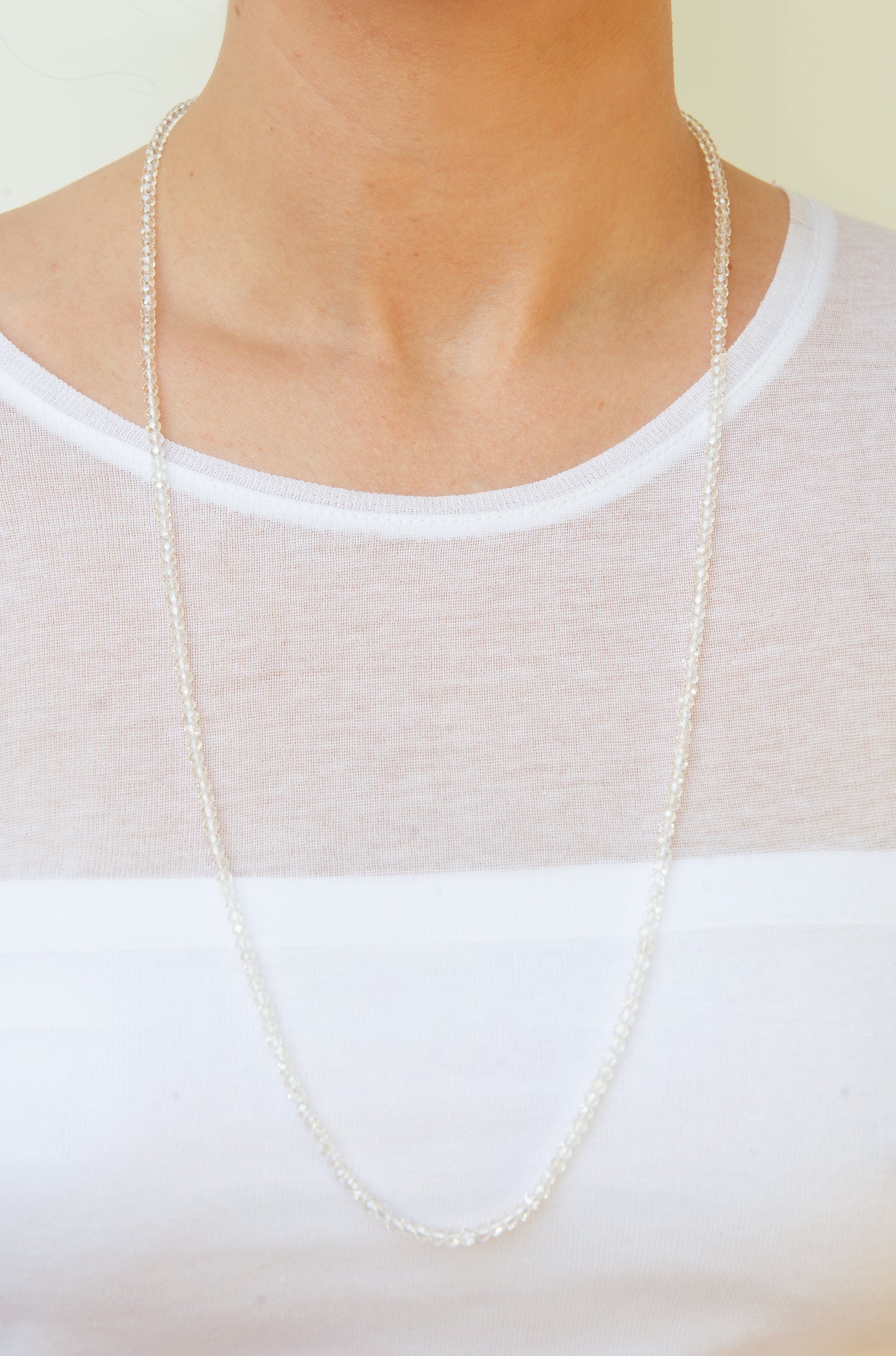 Delicate glitter crystal necklace