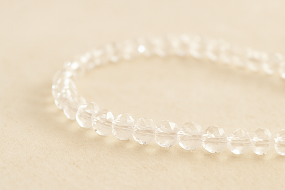 Delicate glitter crystal necklace